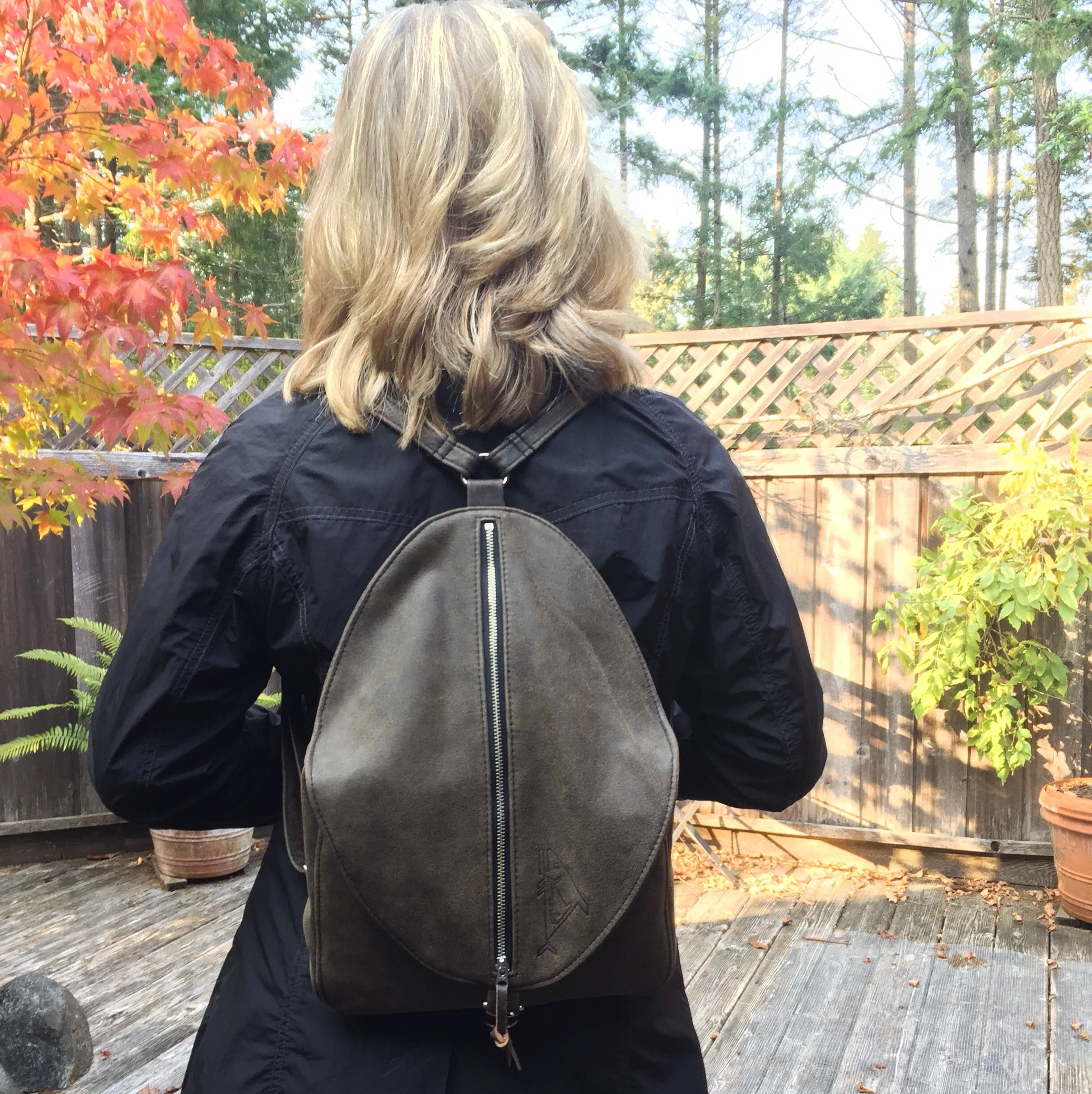 Egg Bag Backpack - Convertible Leather Backpack