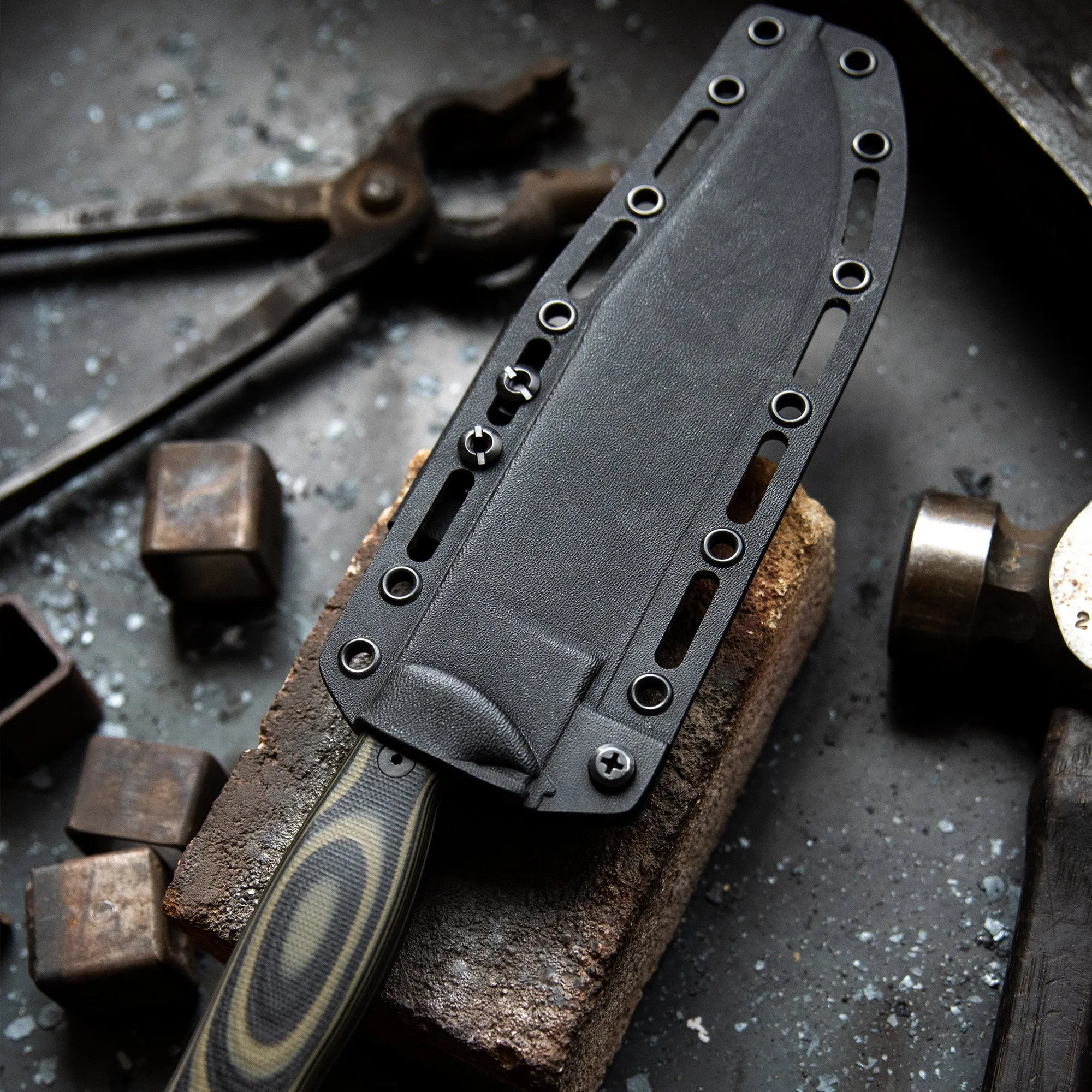 THE MARSHALL BUSHCRAFT KNIFE - GREEN & BLACK